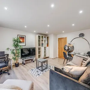 Canary Wharf O2 Excel Flat With Parking & Balcony , London United Kingdom